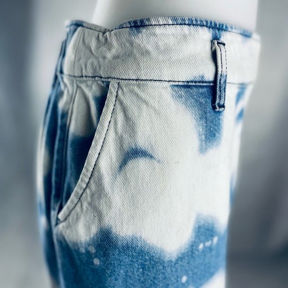 Urban Outfitters BDG Polly Bleached Denim Button up Jean Mini Skirt Size Med - Picture 9 of 10